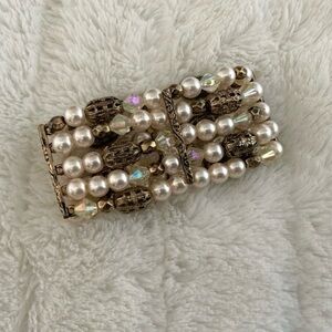 Vintage Style Stretch Bracelet Faux Pearls & Antique Gold Beads